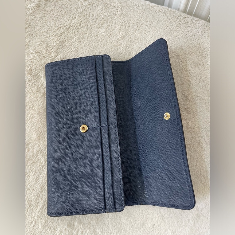 Michael Kors Navy Blue Wallet EUC - Picture 6 of 9